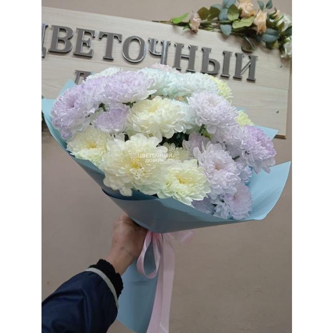 Букет с хризантемами &laquo;Жемчуг&raquo; 
