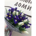 Букет с тюльпанами и ирисами "Цвет настроения"
