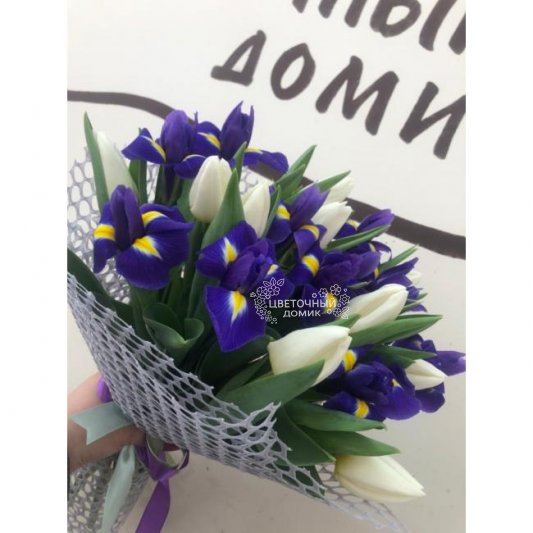 Букет с тюльпанами и ирисами "Цвет настроения"