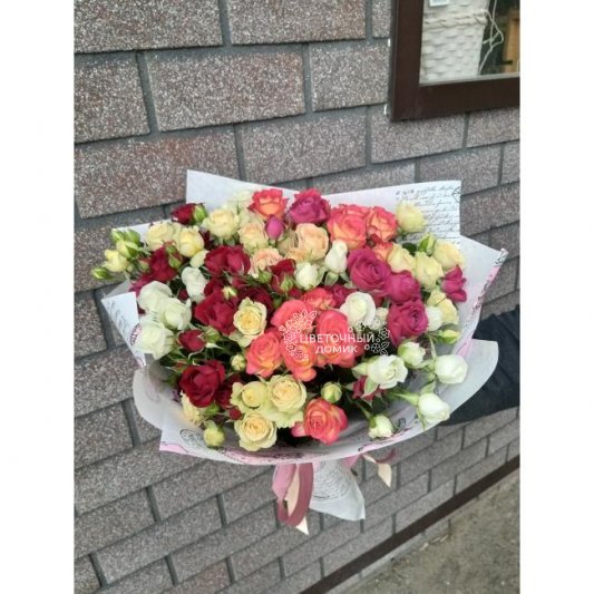 Букет из кустовых роз &laquo;Мелодия&raquo;