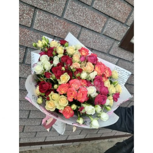 Букет из кустовых роз &laquo;Мелодия&raquo;