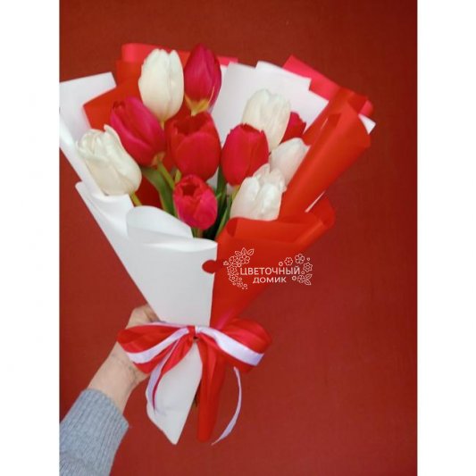 Букет с тюльпанами &laquo;Яркие чувства&raquo;