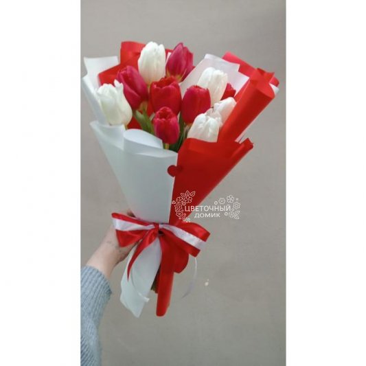 Букет с тюльпанами &laquo;Яркие чувства&raquo;