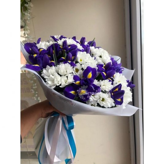 Букет с ирисами &laquo;Утро в Париже&raquo;