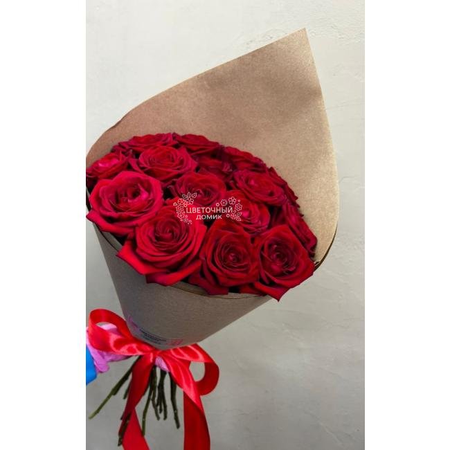 Букет из красных роз &laquo;Королева Марго&raquo; 