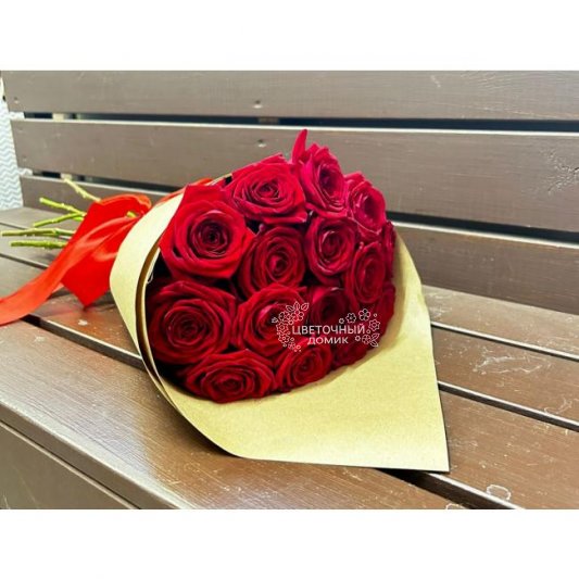 Букет из красных роз &laquo;Королева Марго&raquo;