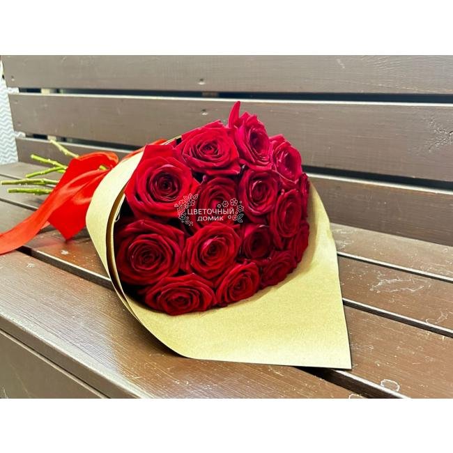 Букет из красных роз &laquo;Королева Марго&raquo; 