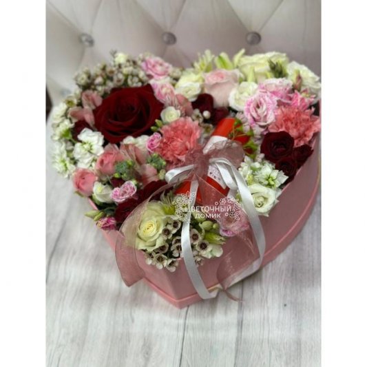 Композиция в коробке &laquo;Сердце-валентинка&raquo;