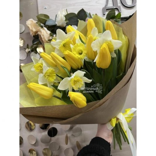 Букет с тюльпанами &laquo;Весна идет, весне - дорогу&raquo;