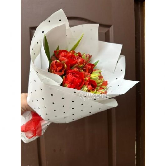 Букет с тюльпанами &laquo;13 огоньков&raquo;