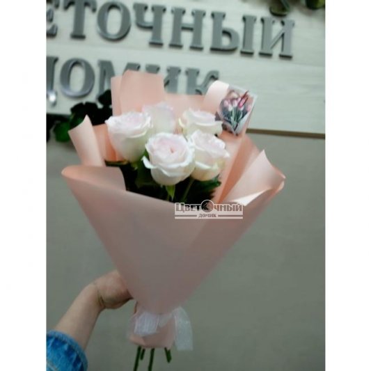 Букет из роз &laquo;5 поцелуев&raquo;