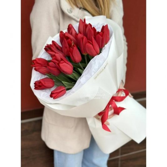 Букет с тюльпанами &laquo;25 поцелуев&raquo;