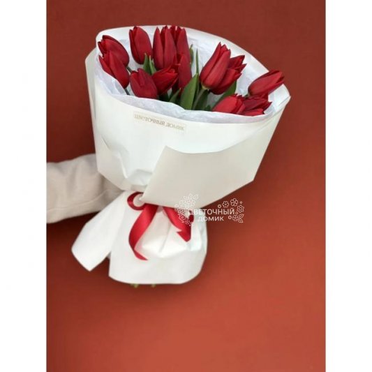 Букет с тюльпанами &laquo;15 поцелуев&raquo;