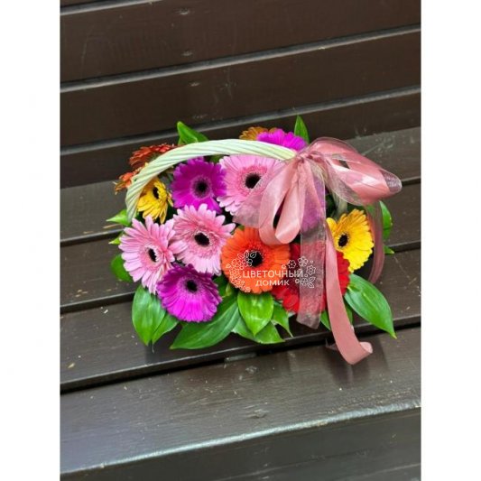 Корзинка с герберами &laquo;Счастья!&raquo;