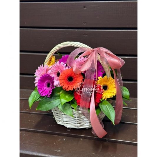 Корзинка с герберами &laquo;Счастья!&raquo;