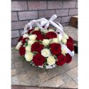 51 роза в корзине