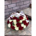 51 роза в корзине