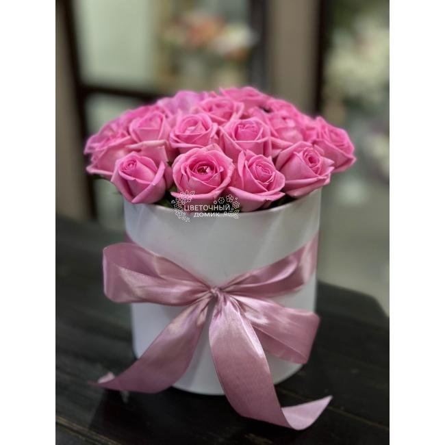 25 розовых роз 