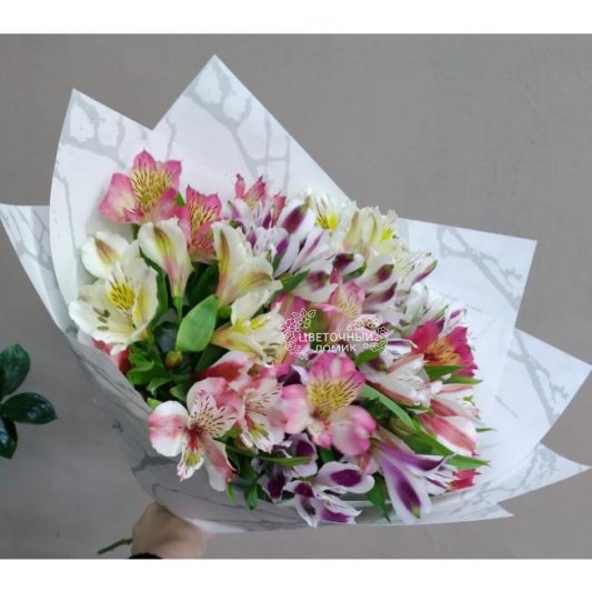 Букет из альстромерий &laquo;Одиннадцать&raquo;
