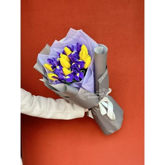 Букет с тюльпанами &laquo;Солнечное небо&raquo;