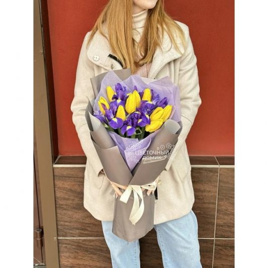 Букет с тюльпанами &laquo;Солнечное небо&raquo;