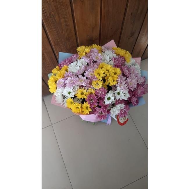 Букет с хризантемами &laquo;Романтика&raquo; 