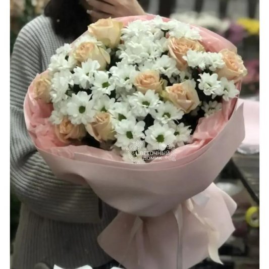 Букет с хризантемами &laquo;Первое свидание&raquo;