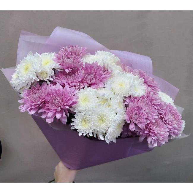 Букет с хризантемами &laquo;Ванильное небо&raquo; 