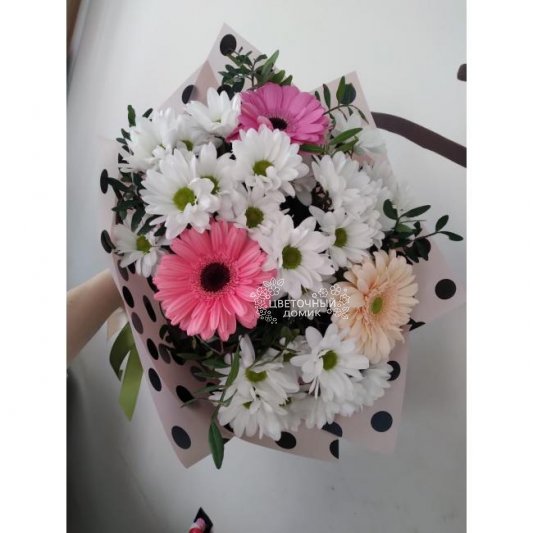 Букет с хризантемами &laquo;Ромашка&raquo;