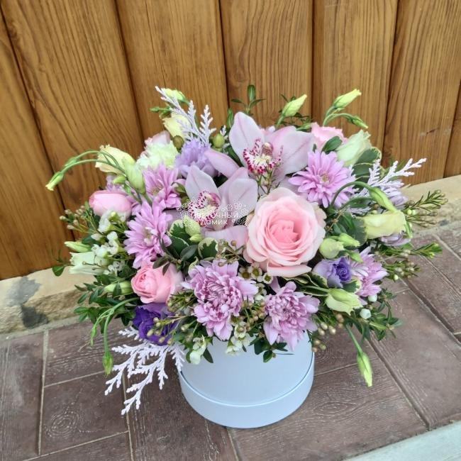 Композиция в коробке &laquo;Нежный шелест&raquo; 