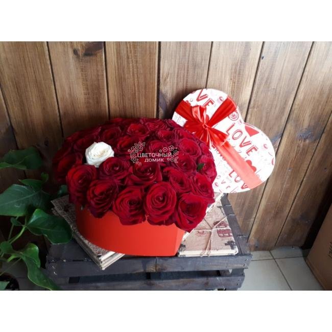 Цветы в коробке &laquo;Моё сердечко&raquo; 