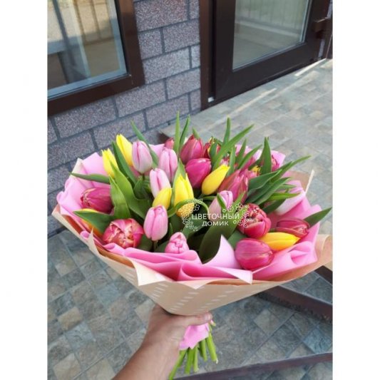 Букет с тюльпанами &laquo;Салют&raquo;