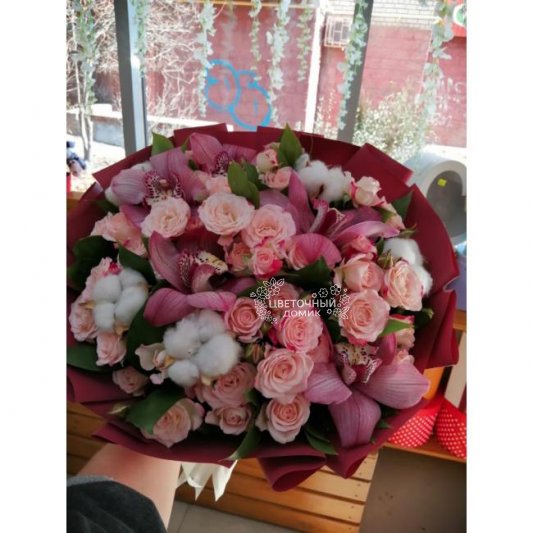 Букет с орхидеями &laquo;Легкий флирт&raquo;