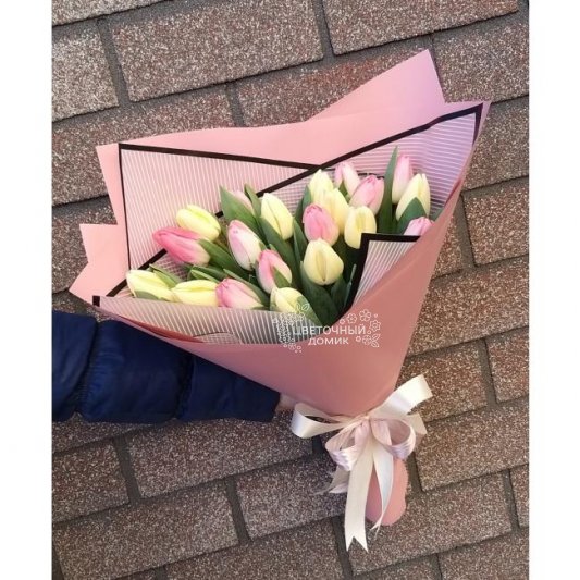 Букет с тюльпанами &laquo;Ангел&raquo;