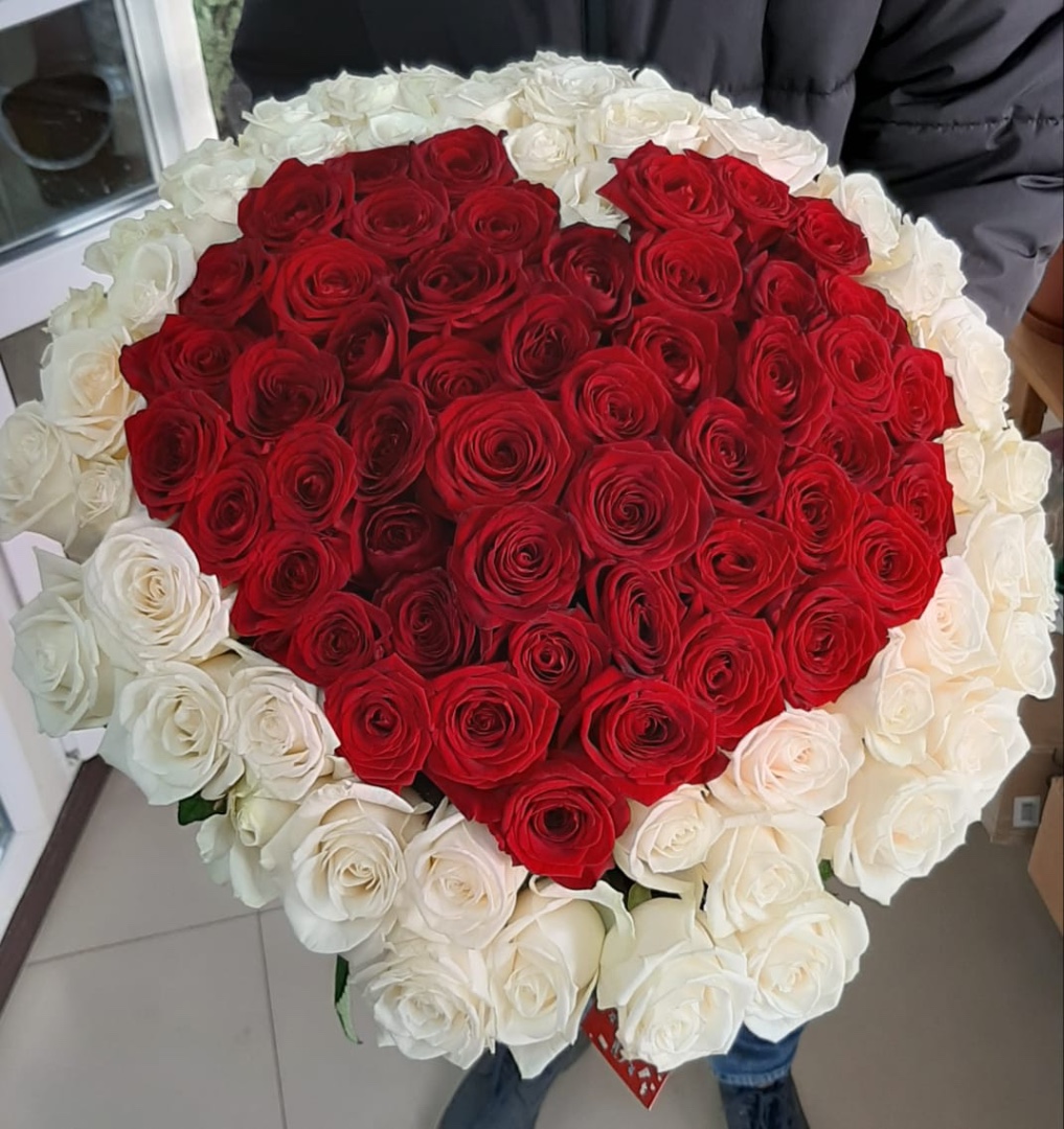 Букет цветов астрахань. Цветы астрахань с доставкой. Цветочный магазин астрахань академика королева. Самарская 199 роскошные букеты магазин фото. Цветы астраханской области.